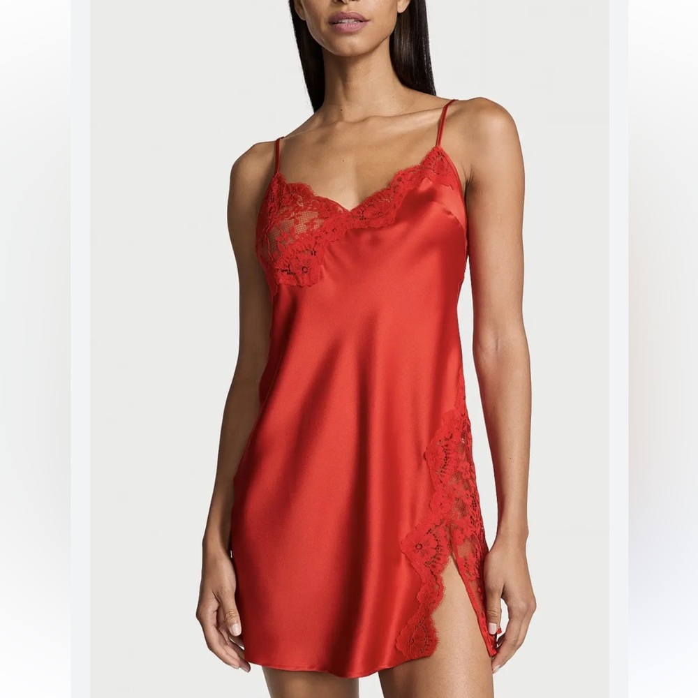 NWT Victoria’s Secret Red Slip